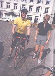 Tini erwartet mich mit Sekt in Schwerin